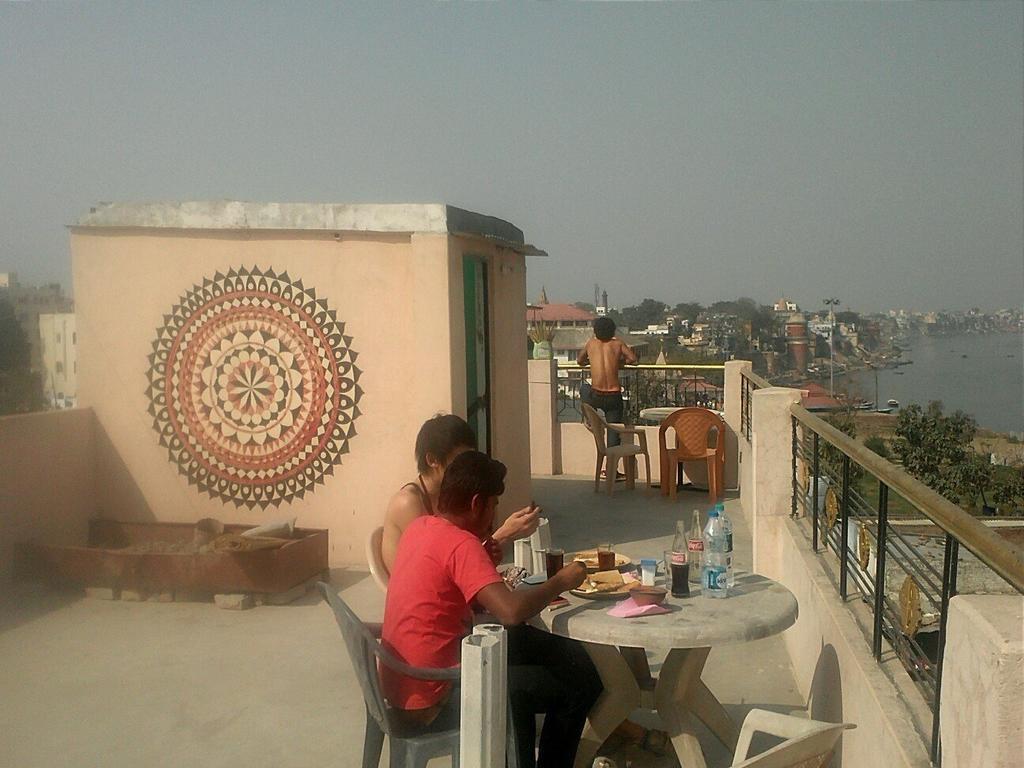 Ganga Paying 2* Varanasi