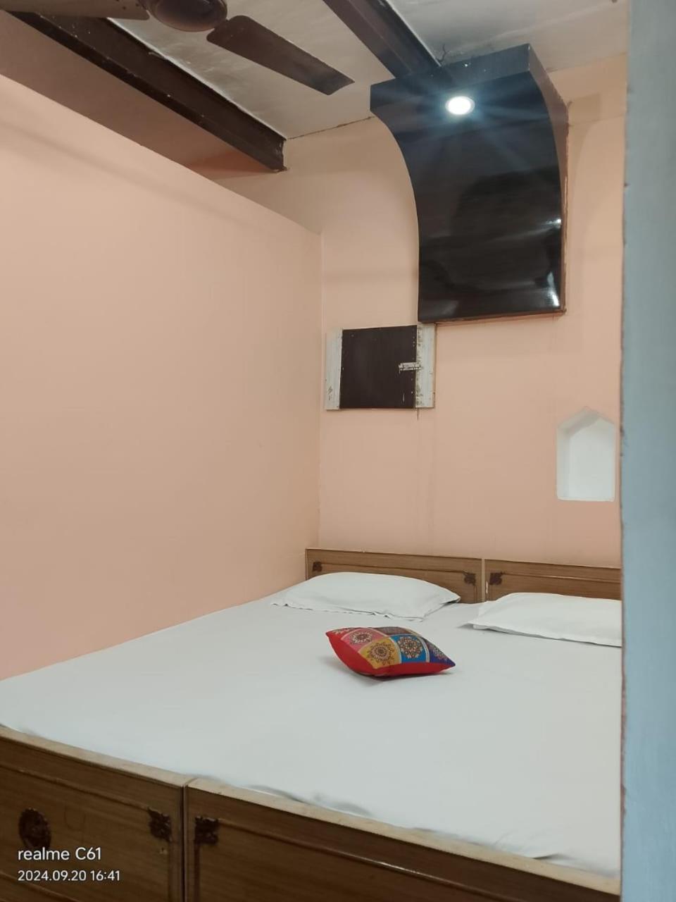 Ganga Paying Guest house 2*